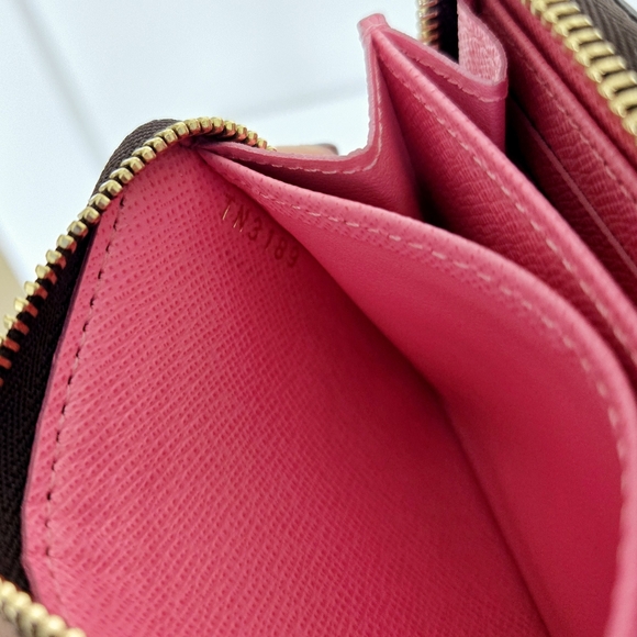 Louis Vuitton Ltd Edition Monogram Holiday Vivienne Hot Air Balloon Zippy Wallet - Picture 10 of 12